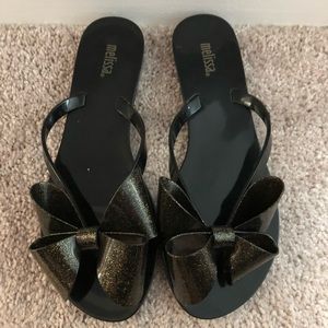 Bow flip flop
